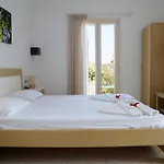 Theologos Apartman